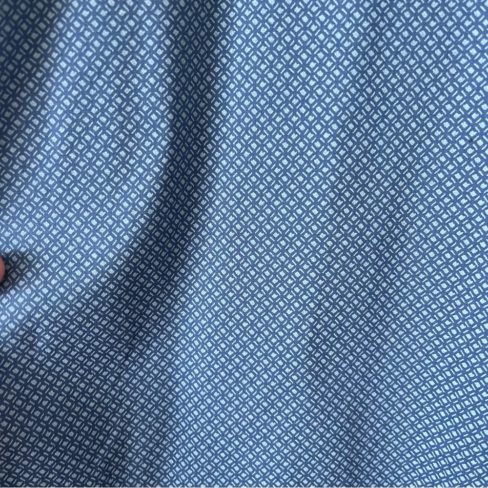 Van Heusen button down - Picture 2 of 4